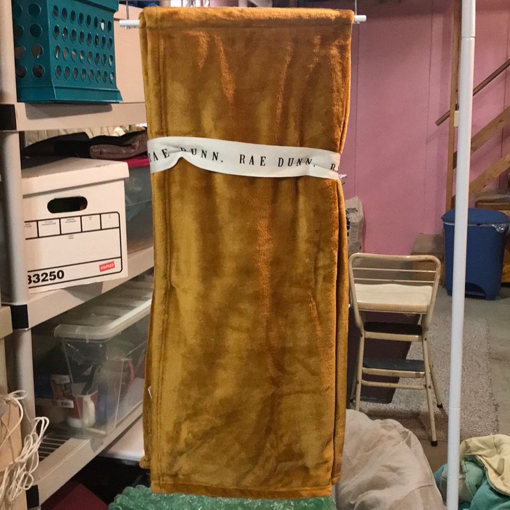 “Trick or Treat” throw blanket - Picture 2 of 3